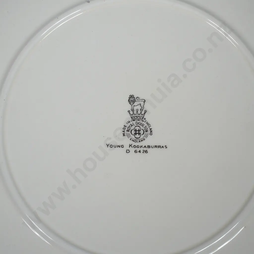 Royal Doulton 'Young Kookaburras' Cabinet Plate Image 1++