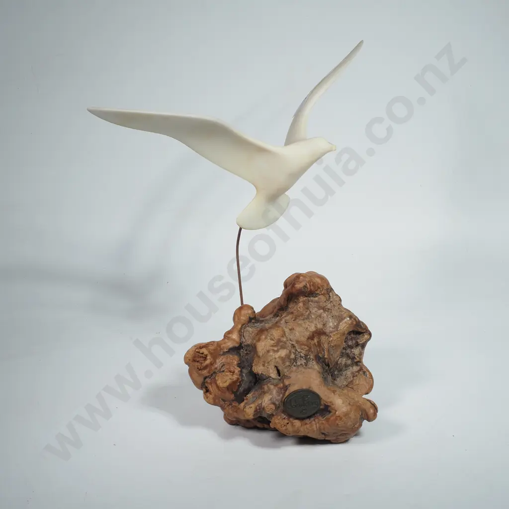 Vintage John Perry Timber & Plastic Seagull Sculpture - a/f Image 1++