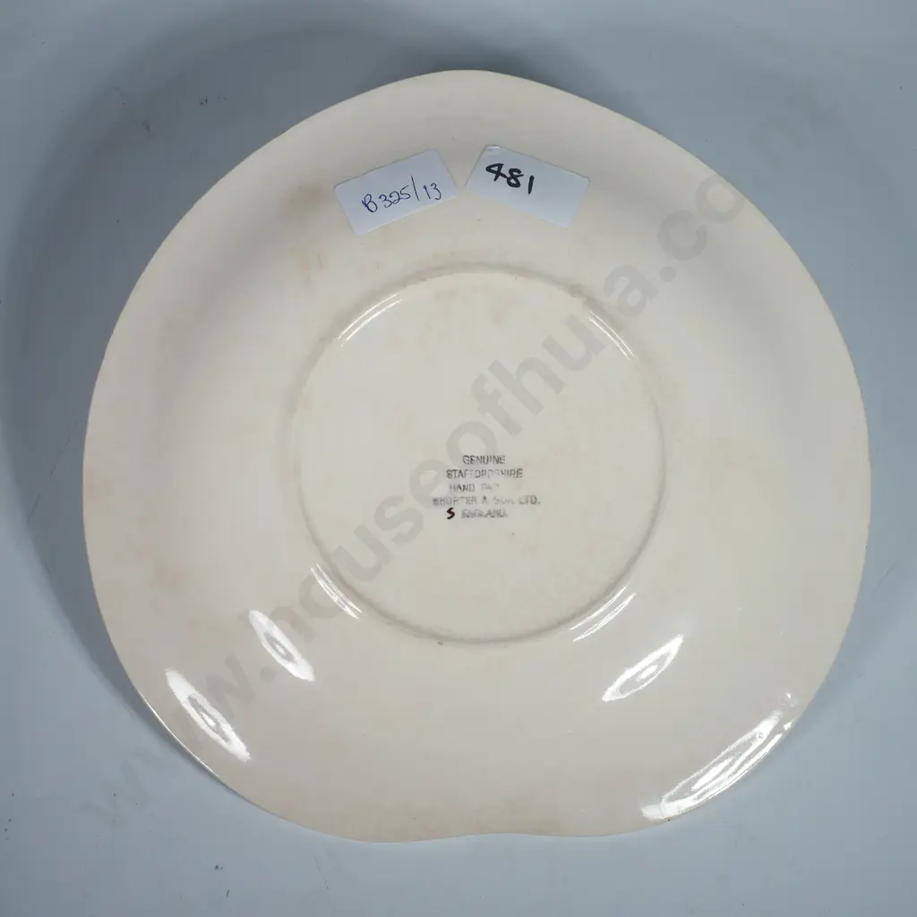 Shorter & Son Staffordshire Plate w Harmony Lily Design in Raised Relief Image 1++