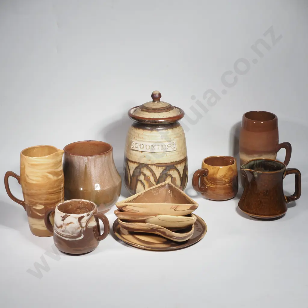 Collection of New Zealand Pottery Te Kiri & Te Kuna Ware (Temuka), Some Bisque & Some Glazed & a Pottery 'Cookies' Jar Image 1++