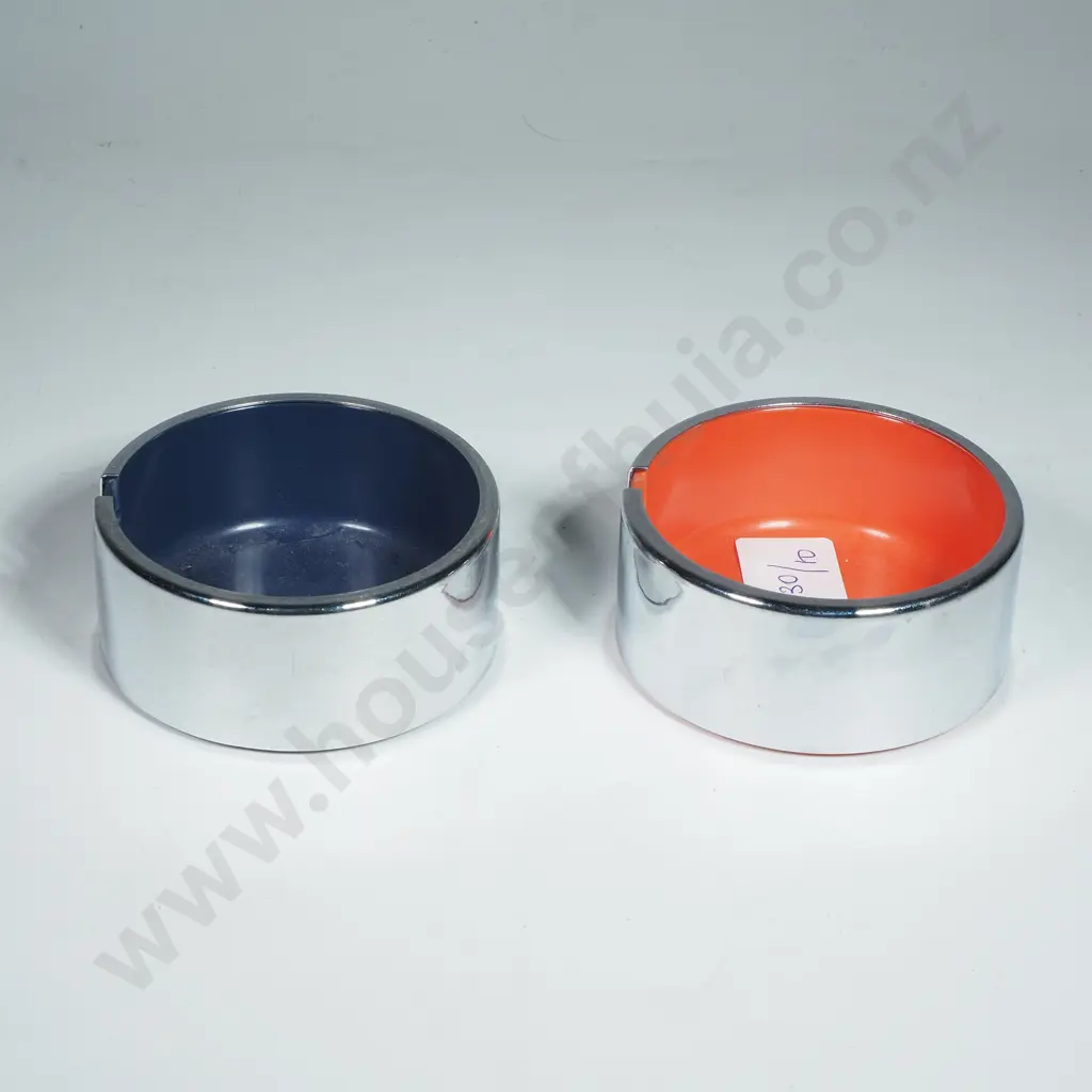 Two 1960s Japanese Stackable Ashtrays w a Minimalist Design w Chrome Exteriors & Coloured Melamine Interiors Image 1++