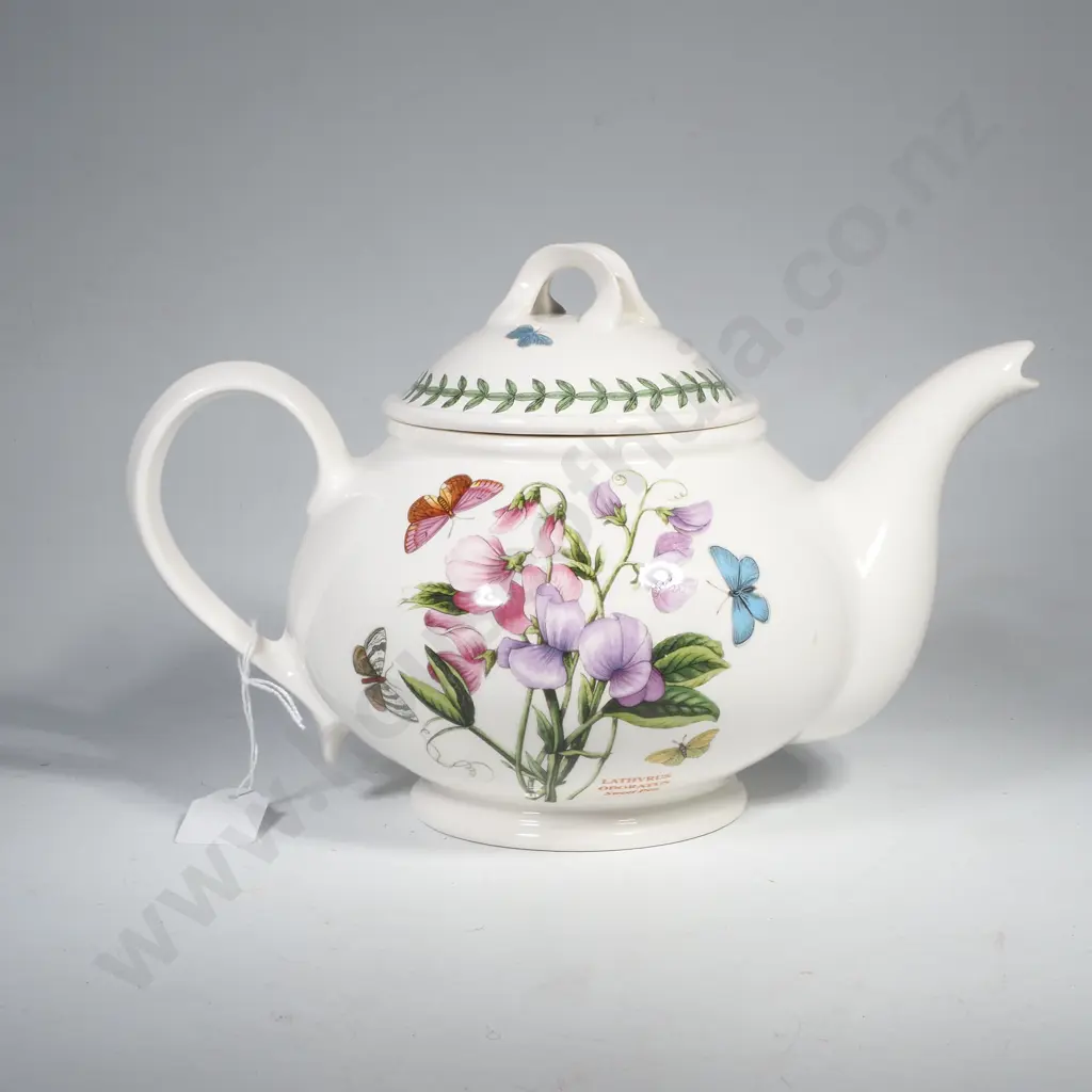 Portmeirion Botanic Garden Teapot in the Romantic Shape w Sweet Pea Decoration Image 1++