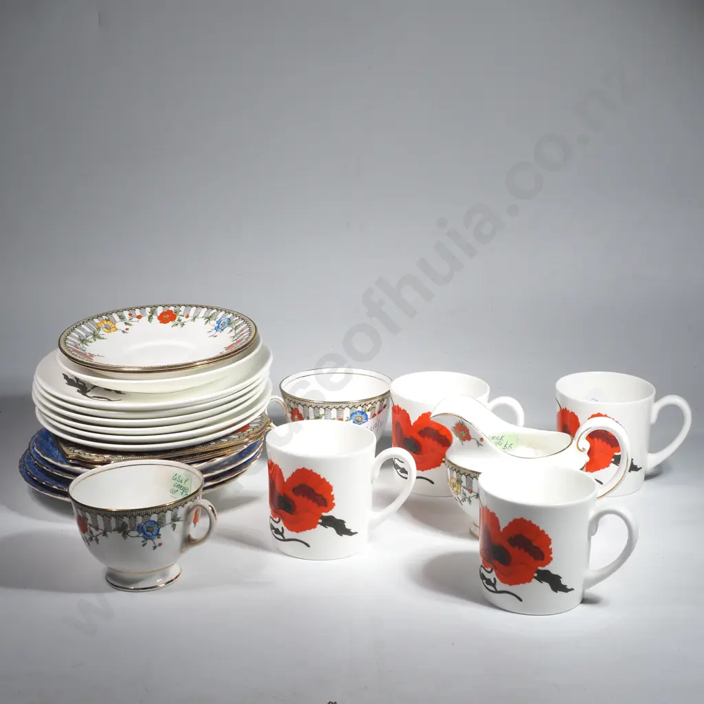 Collection of Vintage China to Include Two Aynsley Cups, Saucers & Plate w Jug Image 1++