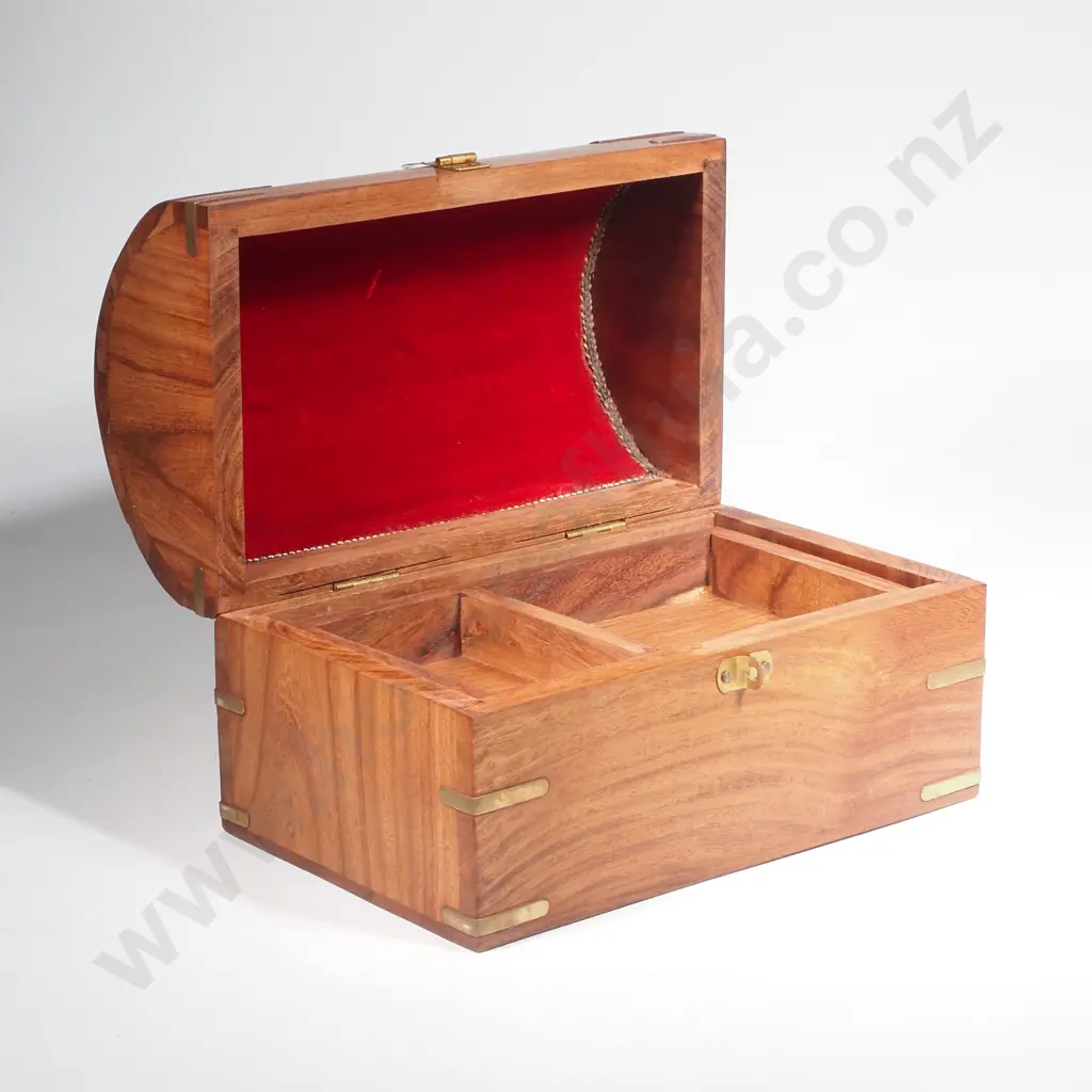 Vintage Style Dome Top Jewellery Box w Intricate Carved Detail & Brass Corners & Lock Image 1++