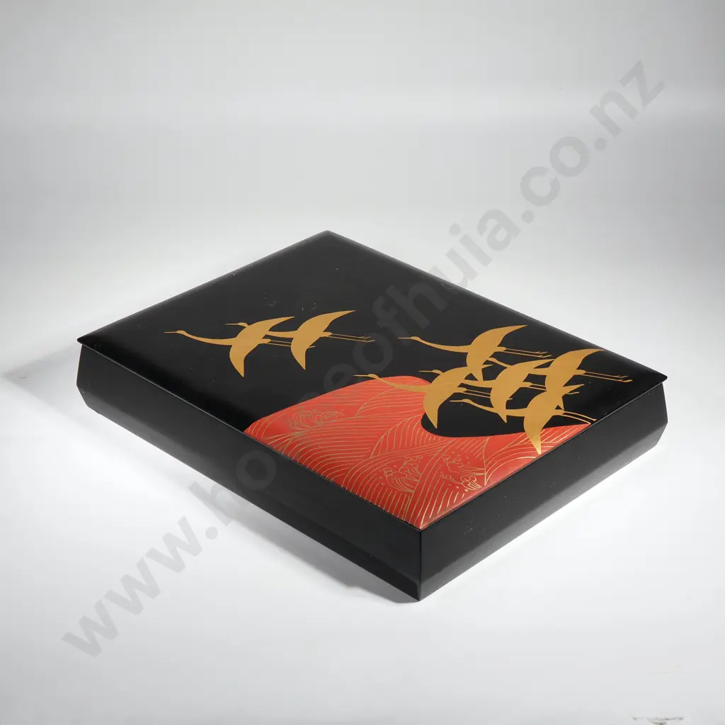 Aizu Lacquerware Box w Lid Image 1++