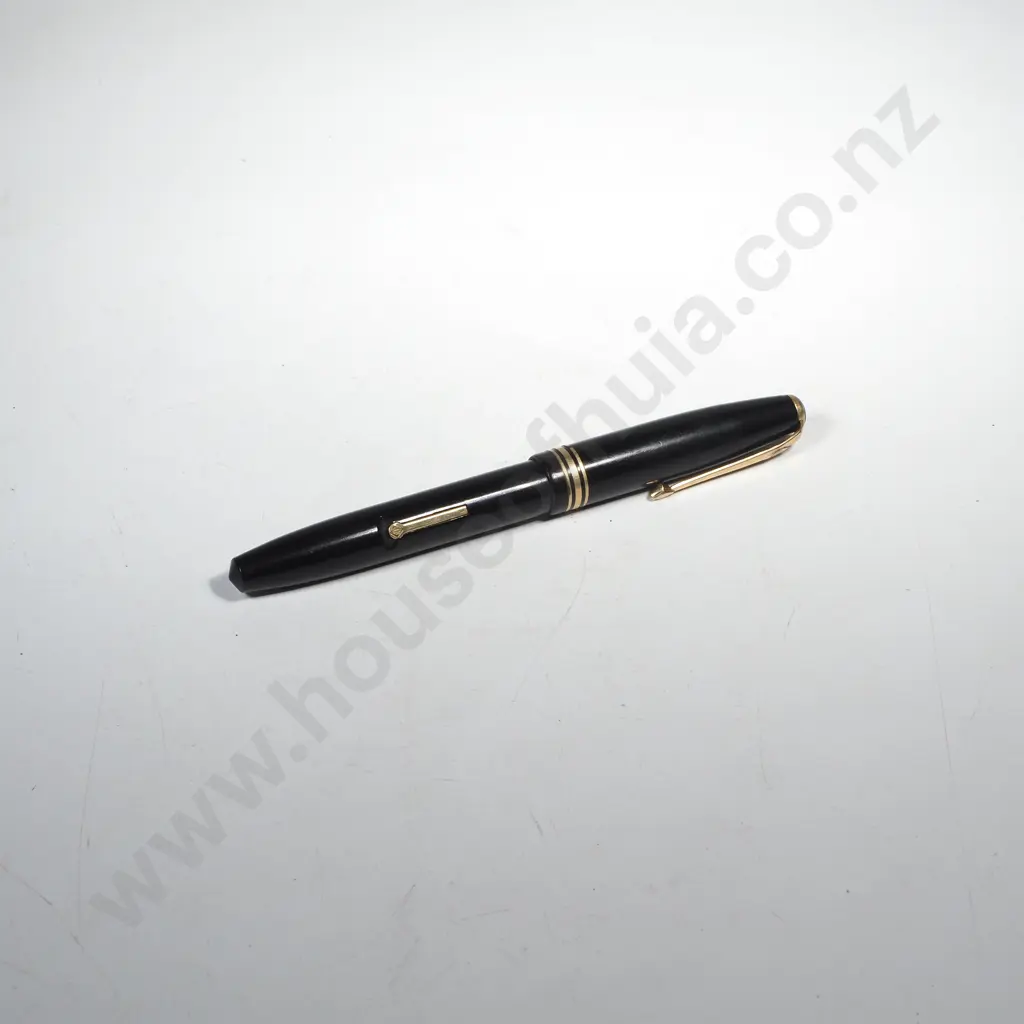 Vintage Conway Stewart Fountain Pen w 14ct Gold Nib Image 1++
