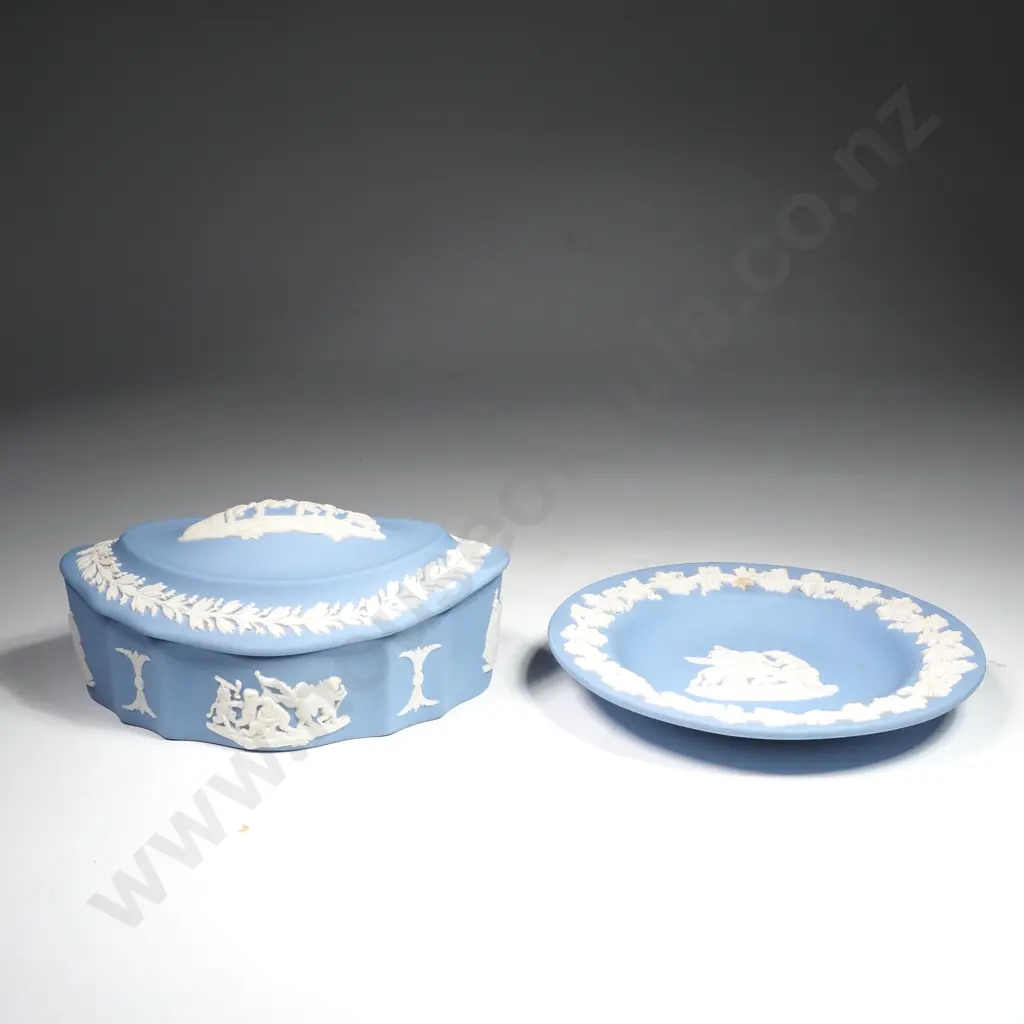 Wedgwood Jasperware Blue Oval Trinket Box & Small Round Dish Image 1++