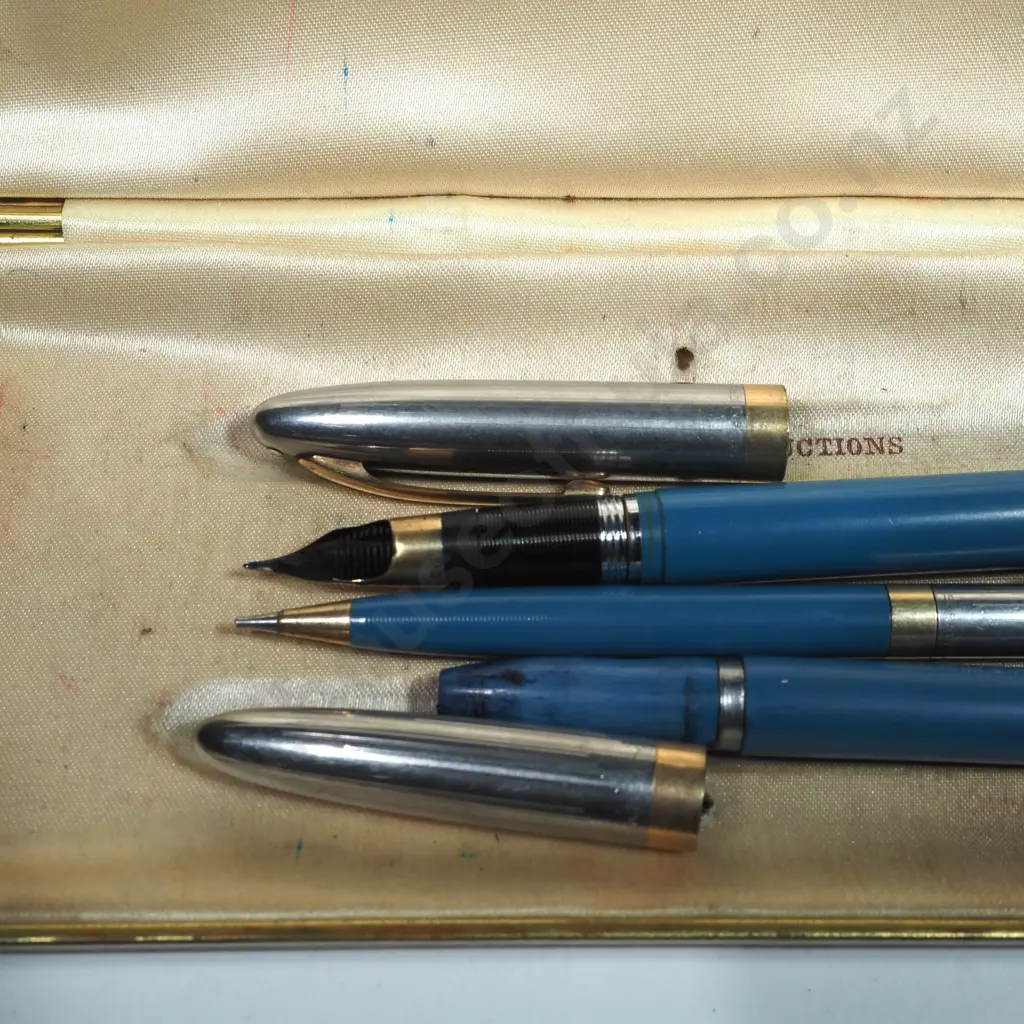 Three Piece Sheaffers Pen Set, The Fountain Pen w 14 ct Gold Nib (a/f) Image 1++