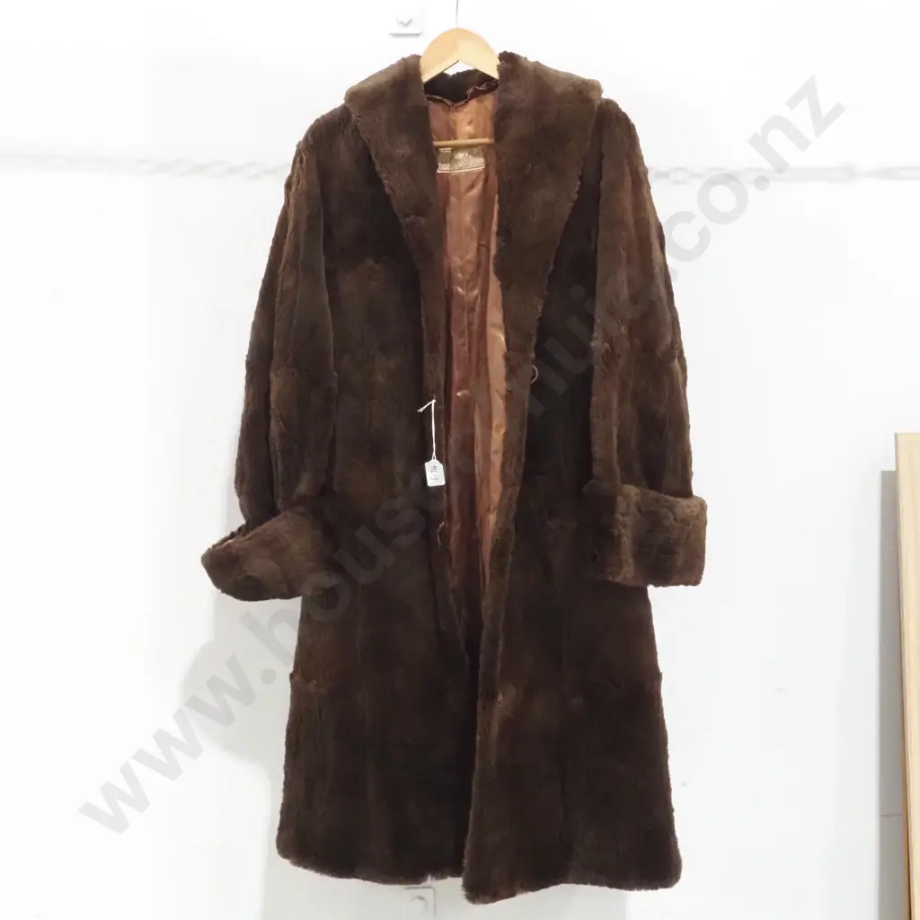 Mid Century New Zealand Fur Coat Manufactured by J.S. Grounds & Co. Ltd, 96 Lichfield Street, ChCh Image 1++