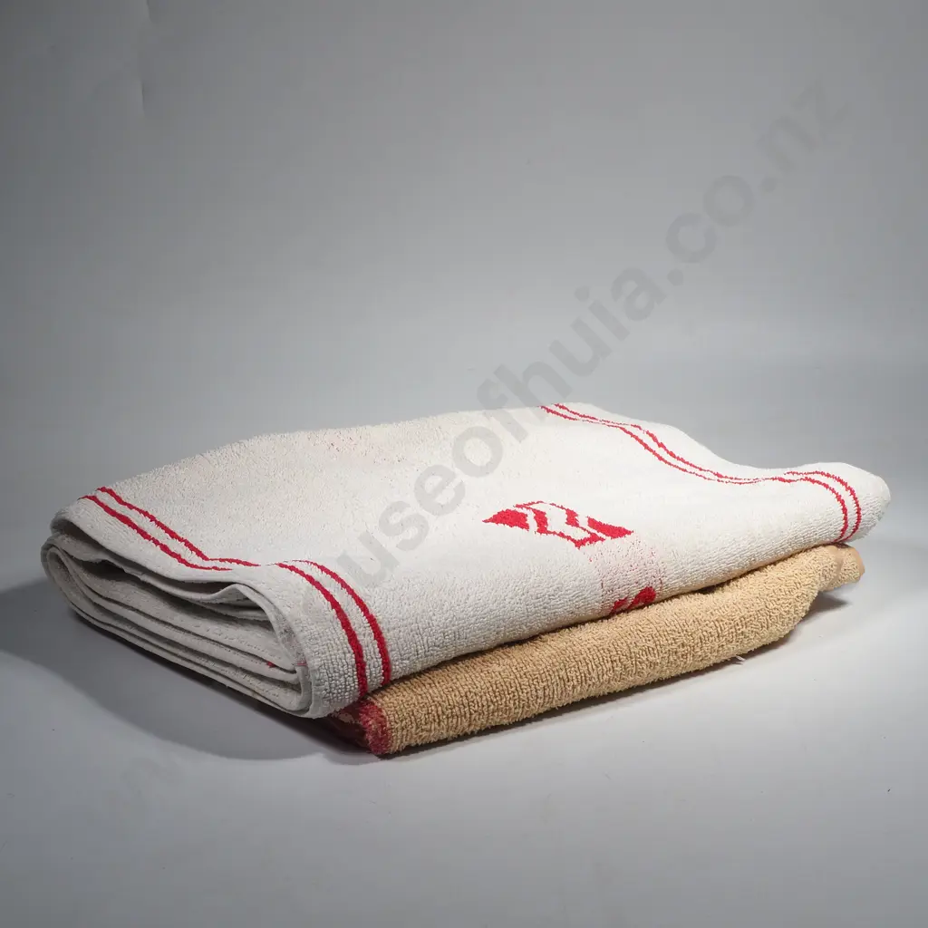 2 x Vintage NZ Railways Towels Image 1++