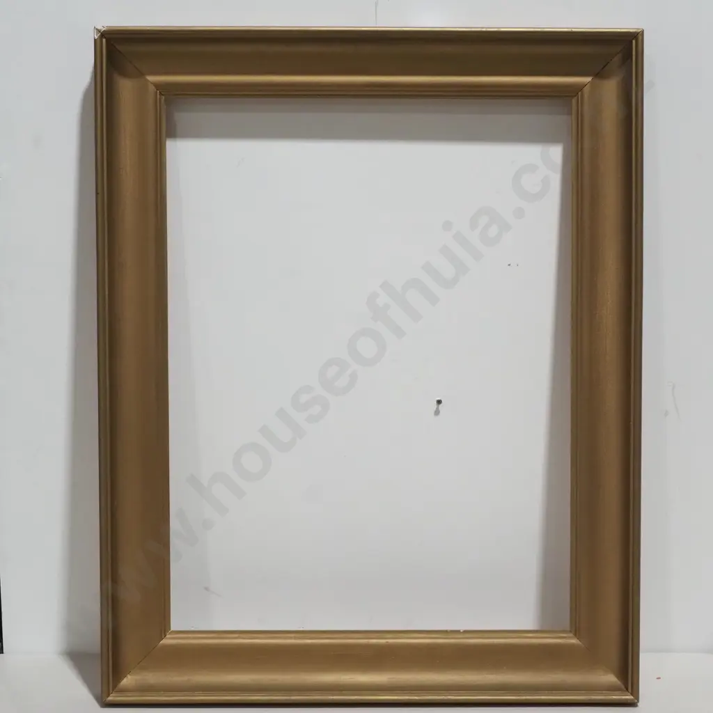 Gilt Picture Frame.  Image 1++