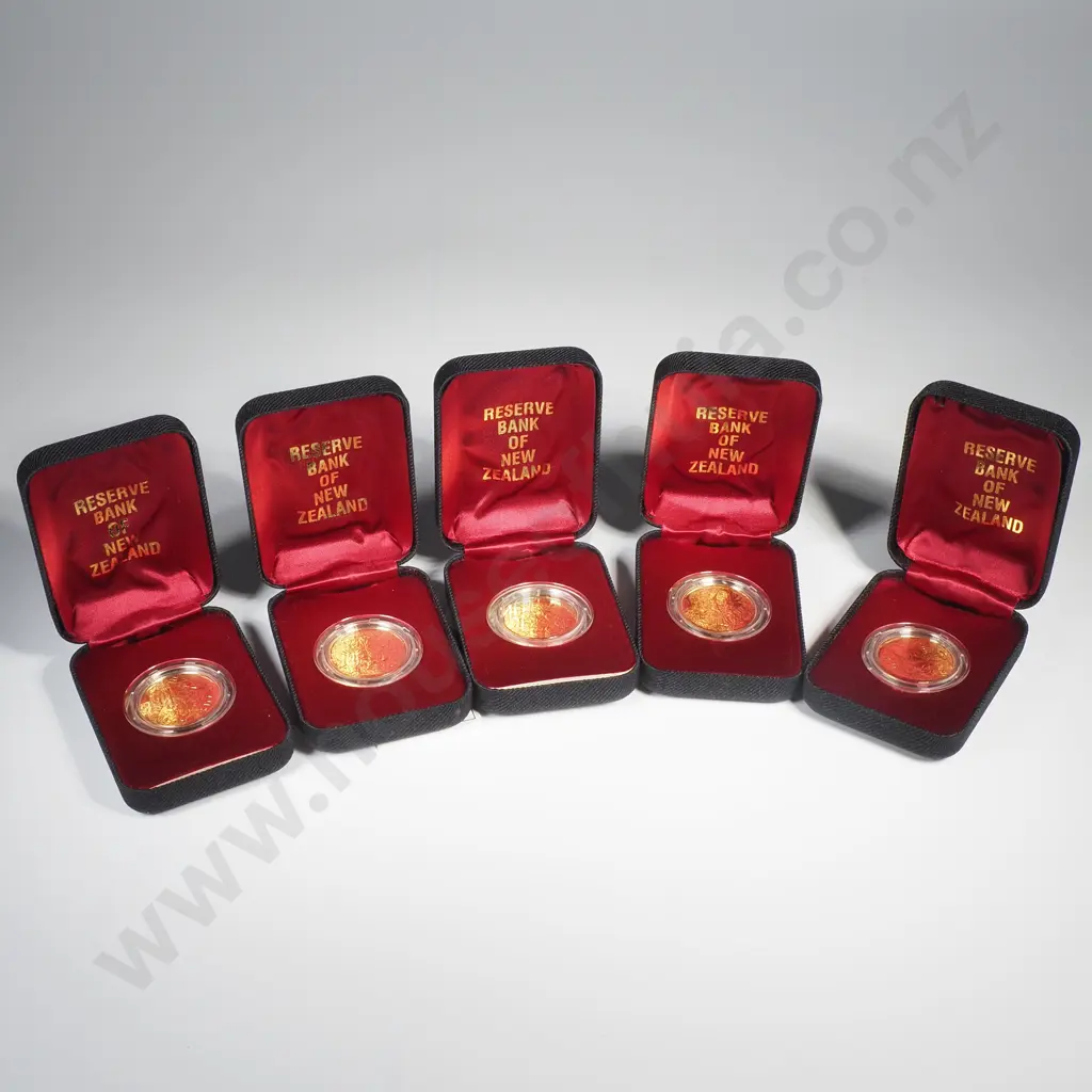 NZ 1995 - 5 Brilliant Uncirculated Ten Dollar coins commemorating the New Zealand Gold Rush Image 1++