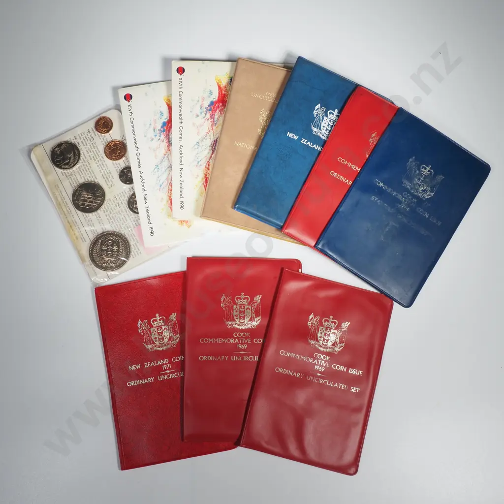 Reserve Bank of New Zealand - 10 Uncirculated coin sets - various years Image 1++