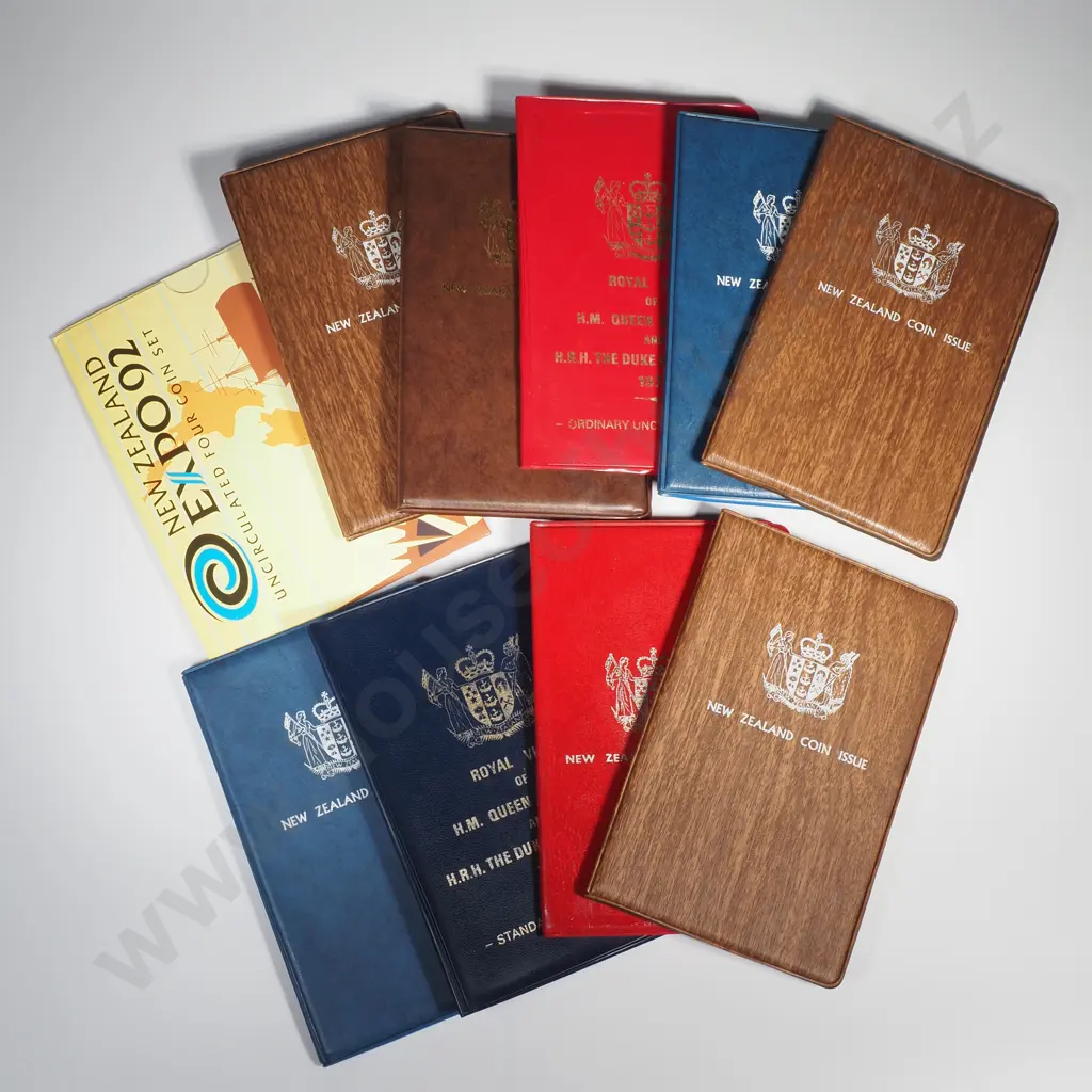 Reserve Bank of New Zealand - 10 Uncirculated coin sets - various years Image 1++