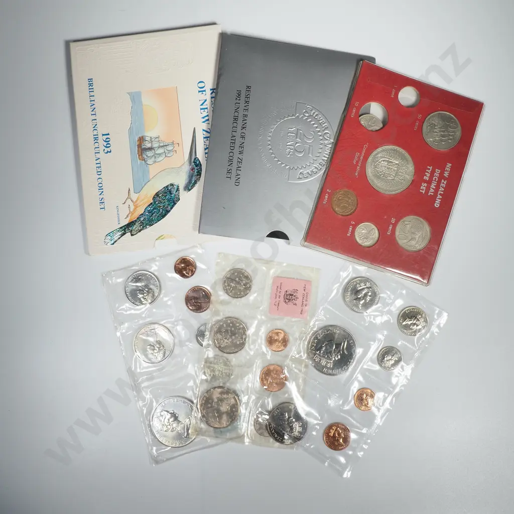 NZ - Six Uncirculated Year Sets Image 1++