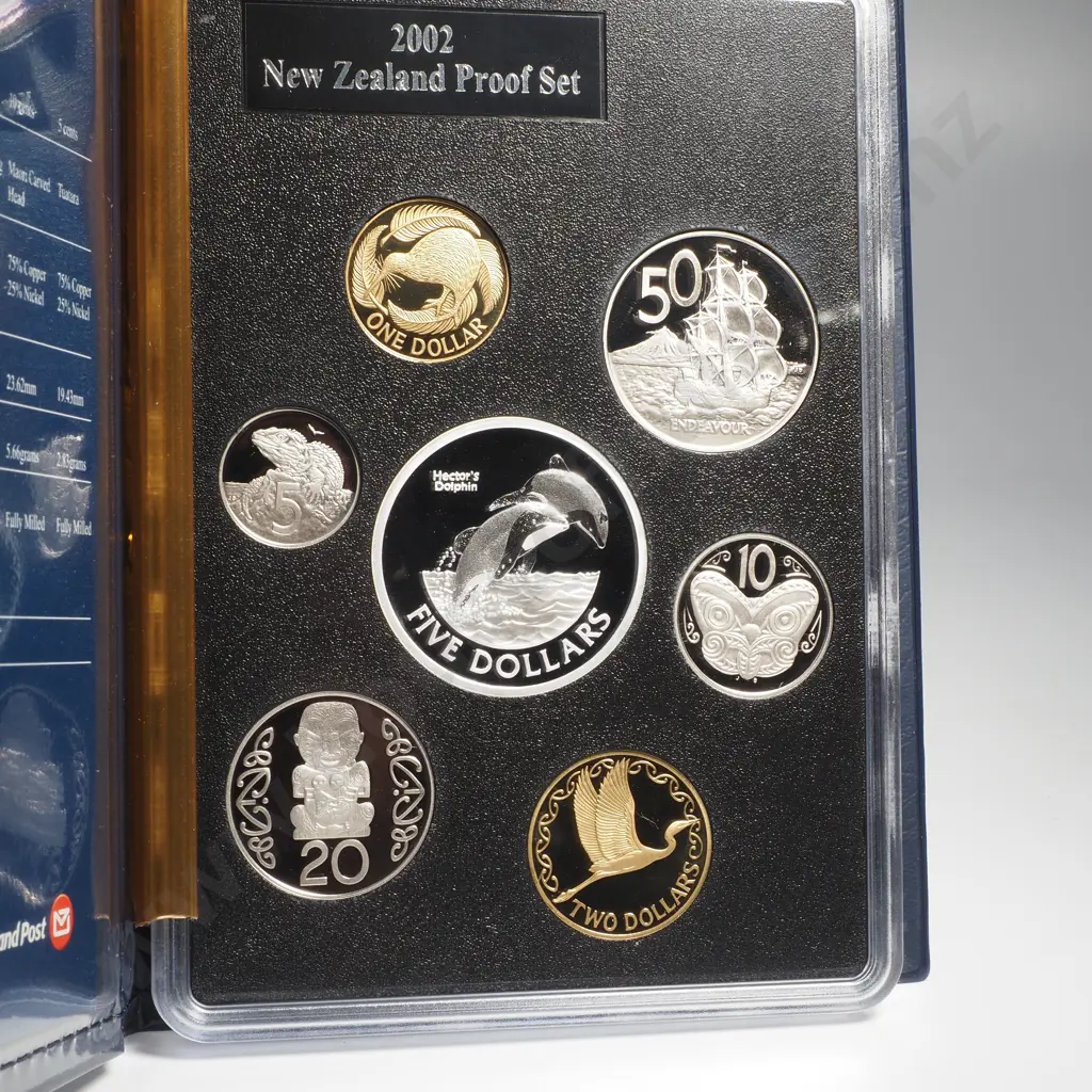 2002 NZ Proof Coin Set w Silver Five Dollar  Image 1++