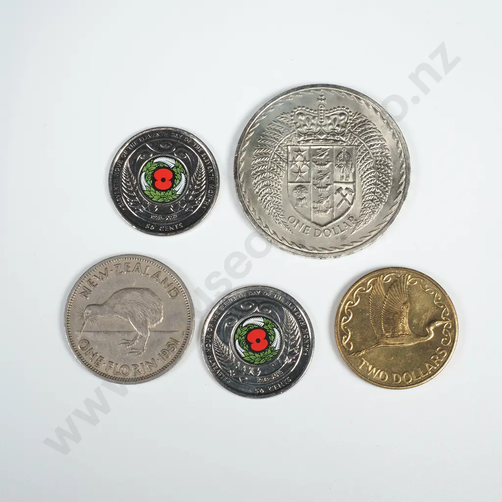Assorted lot of Interesting NZ Coinage  Image 1++