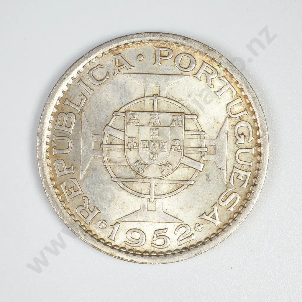 Macau 1952 Silver 5 Patacas Image 1++