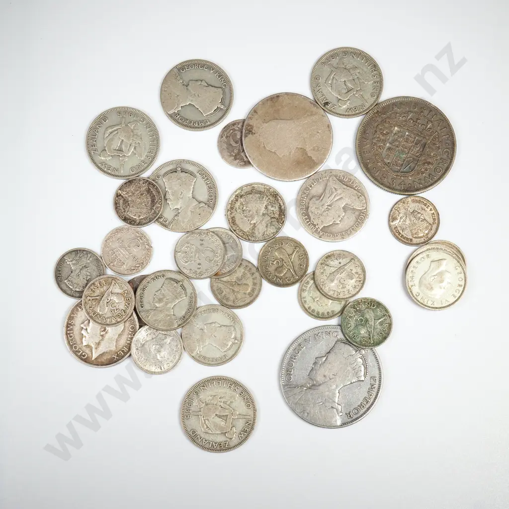 111.8 Grams of 50 % Silver Coinage - A Few Sterling Coins in the Mix Image 1++