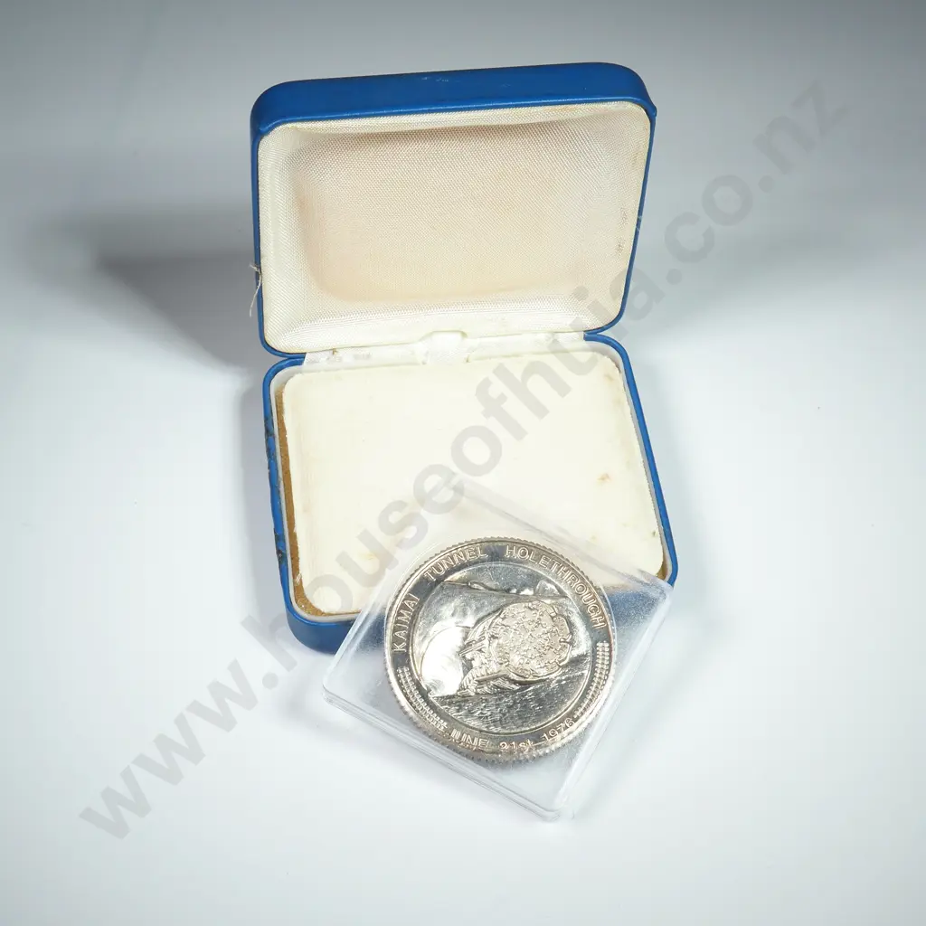 33.2 Gram Silver Coin Commemorating Waikato Kaimai Tunnel 1976 Image 1++