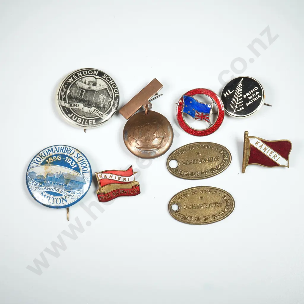 Assorted Lot of Vintage NZ Commemoratives & Pins Image 1++