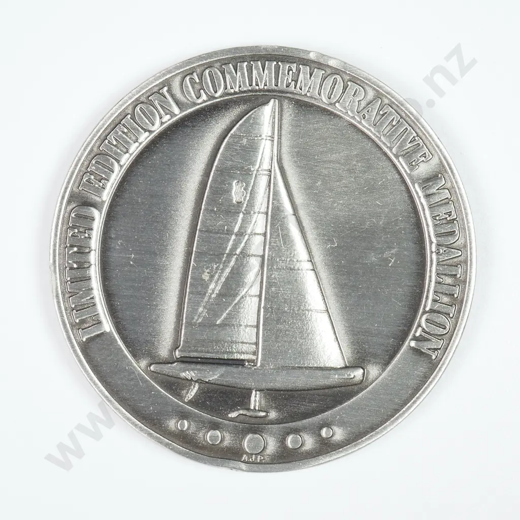 2000 Americas Cup Commemorative Pewter Token in Original Bag w Display Stand Image 1++