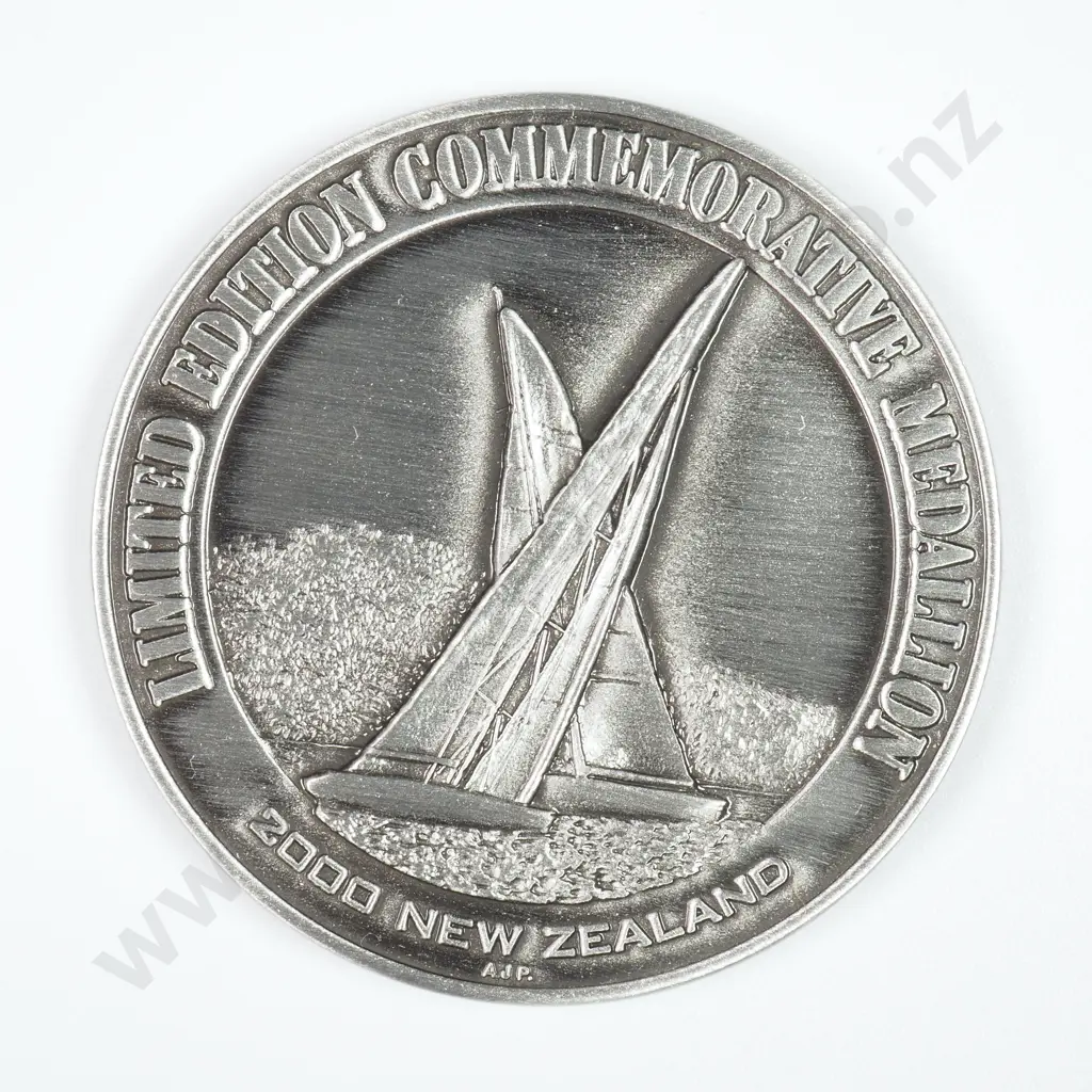 2000 Americas Cup Commemorative Pewter Token in Original Bag w Display Stand Image 1++