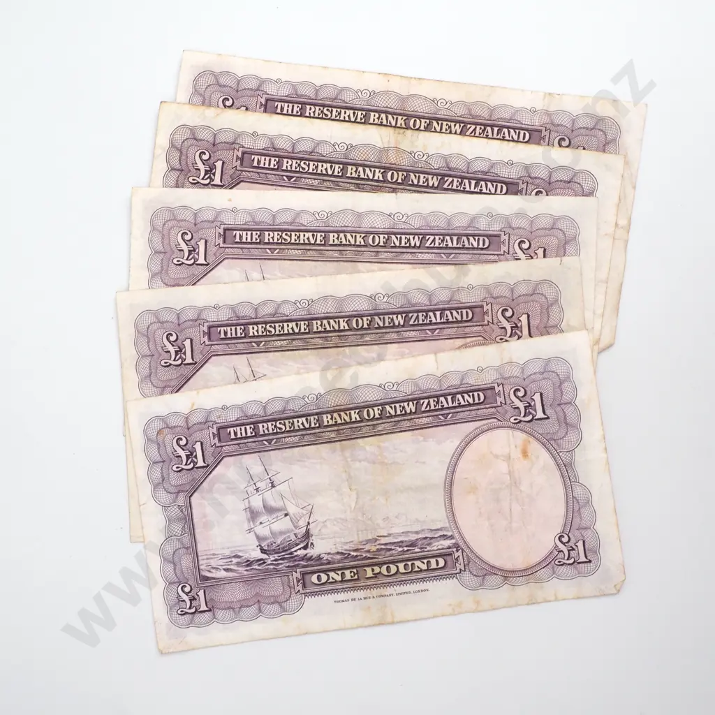 Five NZ One Pound Fleming Banknotes - Circulated  Image 1++