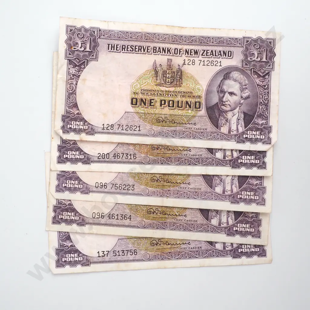Five NZ One Pound Fleming Banknotes - Circulated  Image 1++