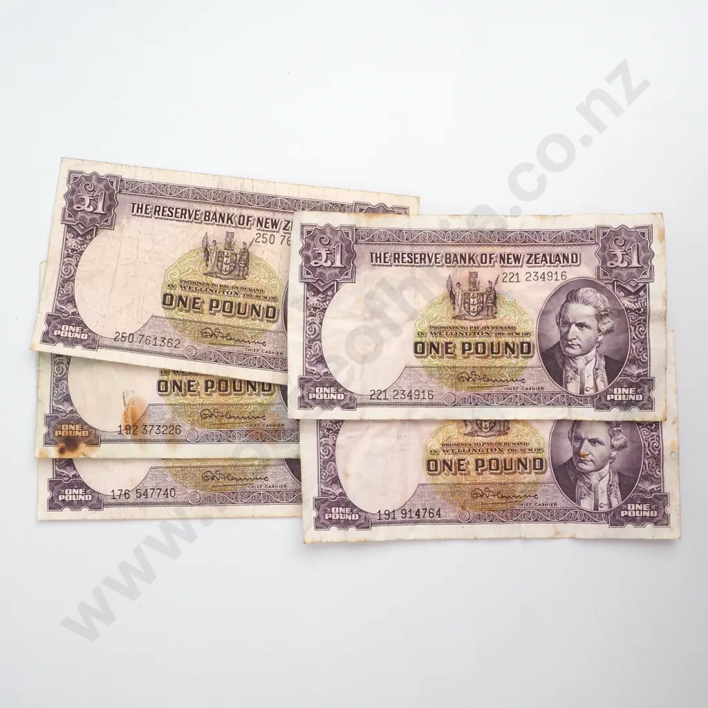 Five NZ One Pound Fleming Banknotes - Circulated  Image 1++