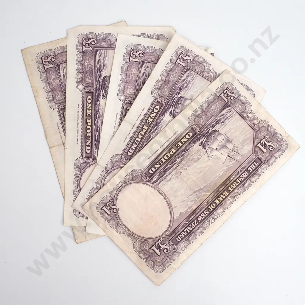 Five NZ One Pound Fleming Banknotes - Circulated  Image 1++