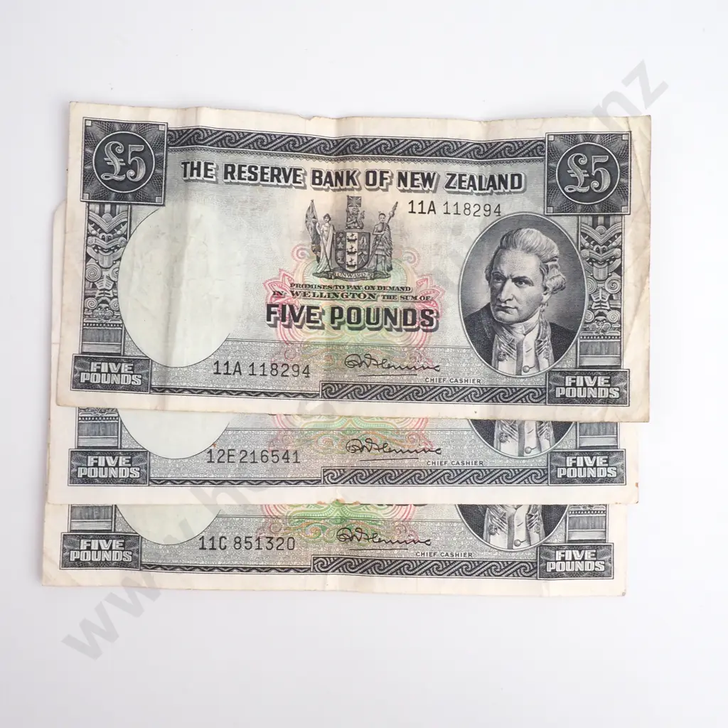 Three NZ Five Pound Fleming Banknotes - Circulated  Image 1++