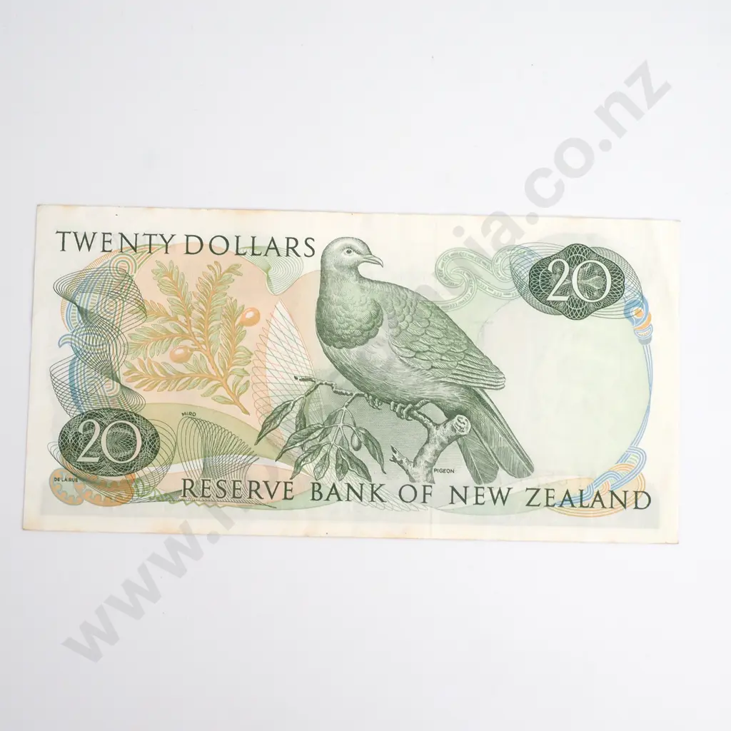 NZ Twenty Dollars, Wilks Signature, Prefix AY, Very Fine, CV$90 Image 1++
