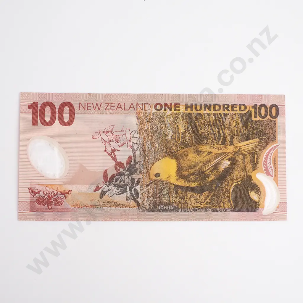 NZ 100 Dollar Bollard Banknotes Image 1++
