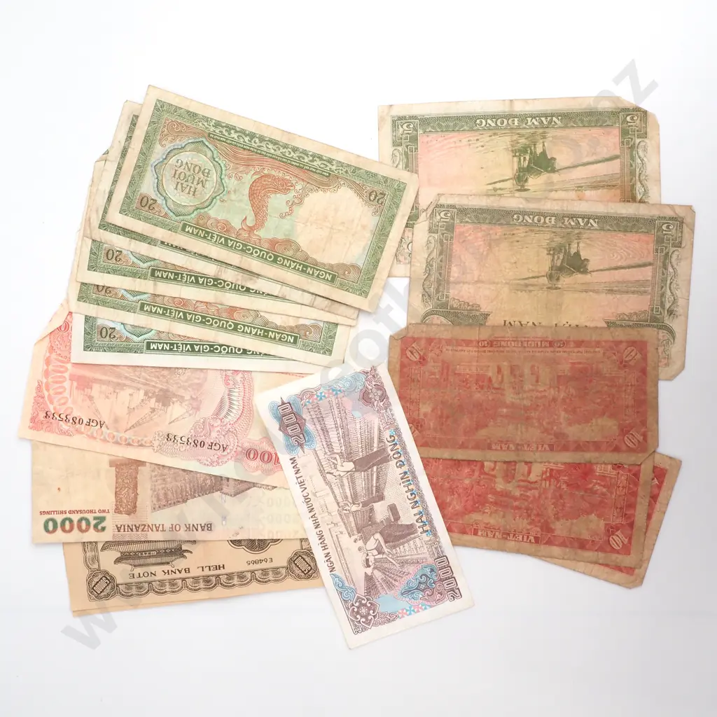 Assorted Lot of Vintage World Banknotes  Image 1++