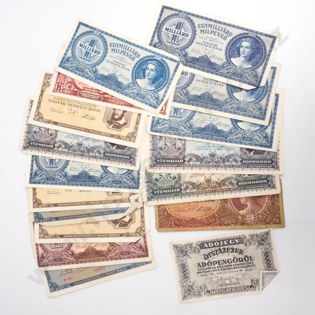 Assorted Lot of Vintage World Banknotes  Image 1++