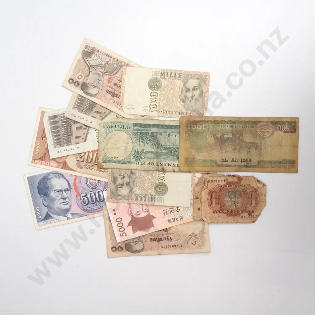 Assorted Lot of Vintage World Banknotes  Image 1++