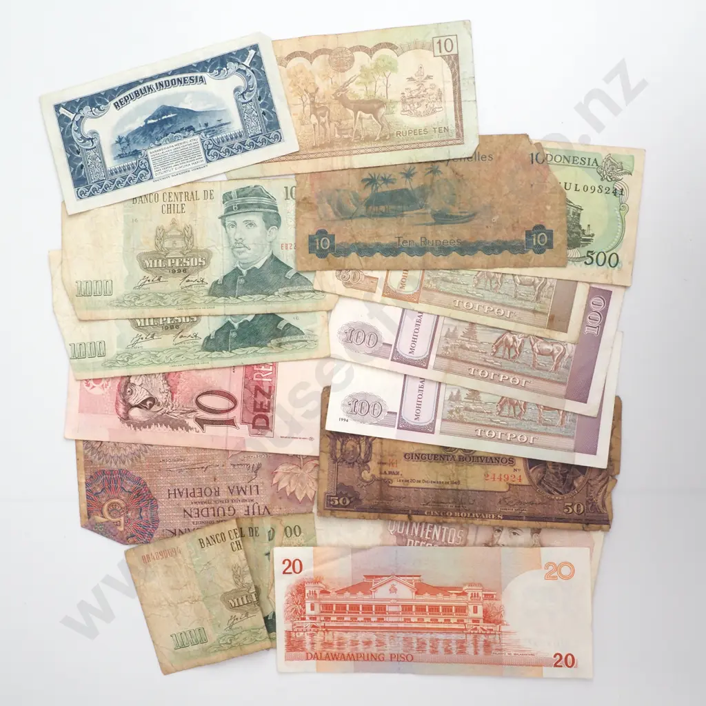 Assorted Lot of Vintage World Banknotes  Image 1++