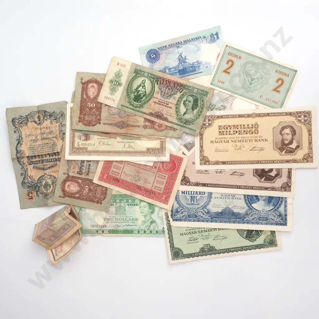 Assorted Lot of Vintage World Banknotes  Image 1++