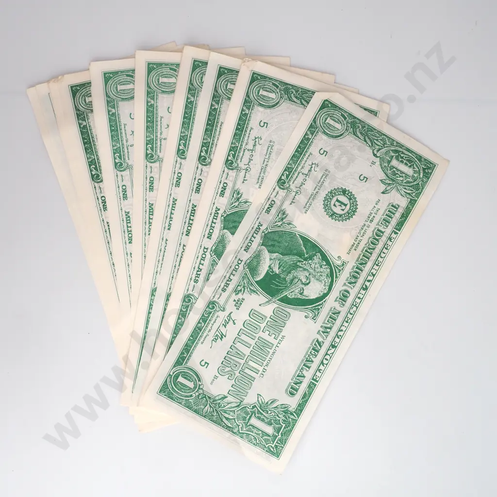 Large Lot of Joke Money - NZ / American Themed  Image 1++