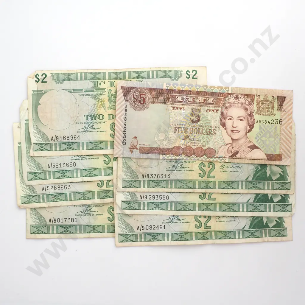 Assorted Lot of Fiji Two Dollar Banknotes & One Five Dollar Banknote  Image 1++