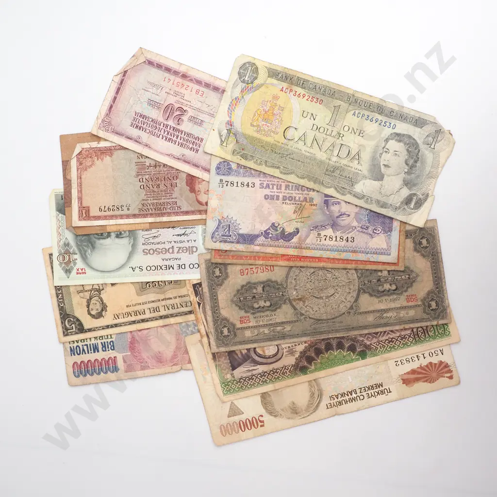 Assorted Lot of Vintage World Banknotes  Image 1++