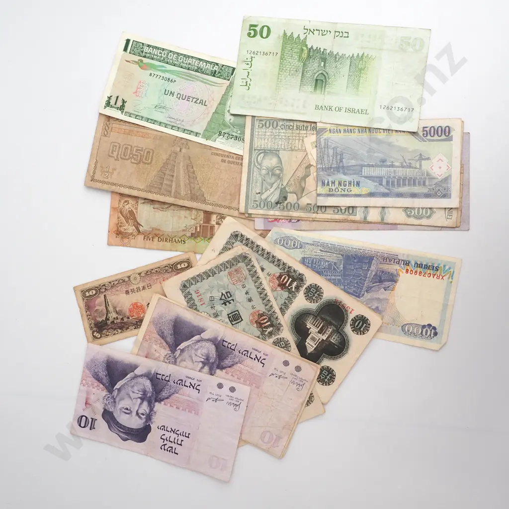 Assorted Lot of Vintage World Banknotes  Image 1++