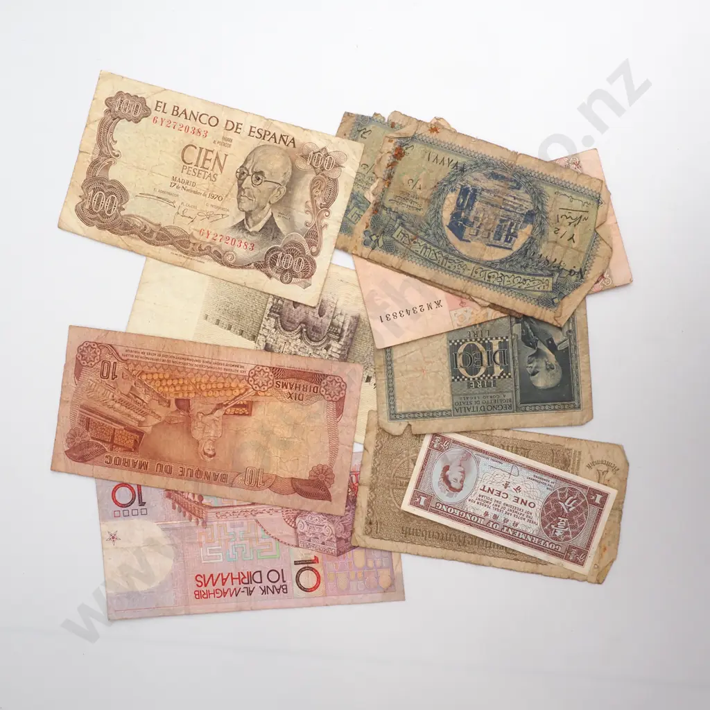 Assorted Lot of Vintage World Banknotes  Image 1++