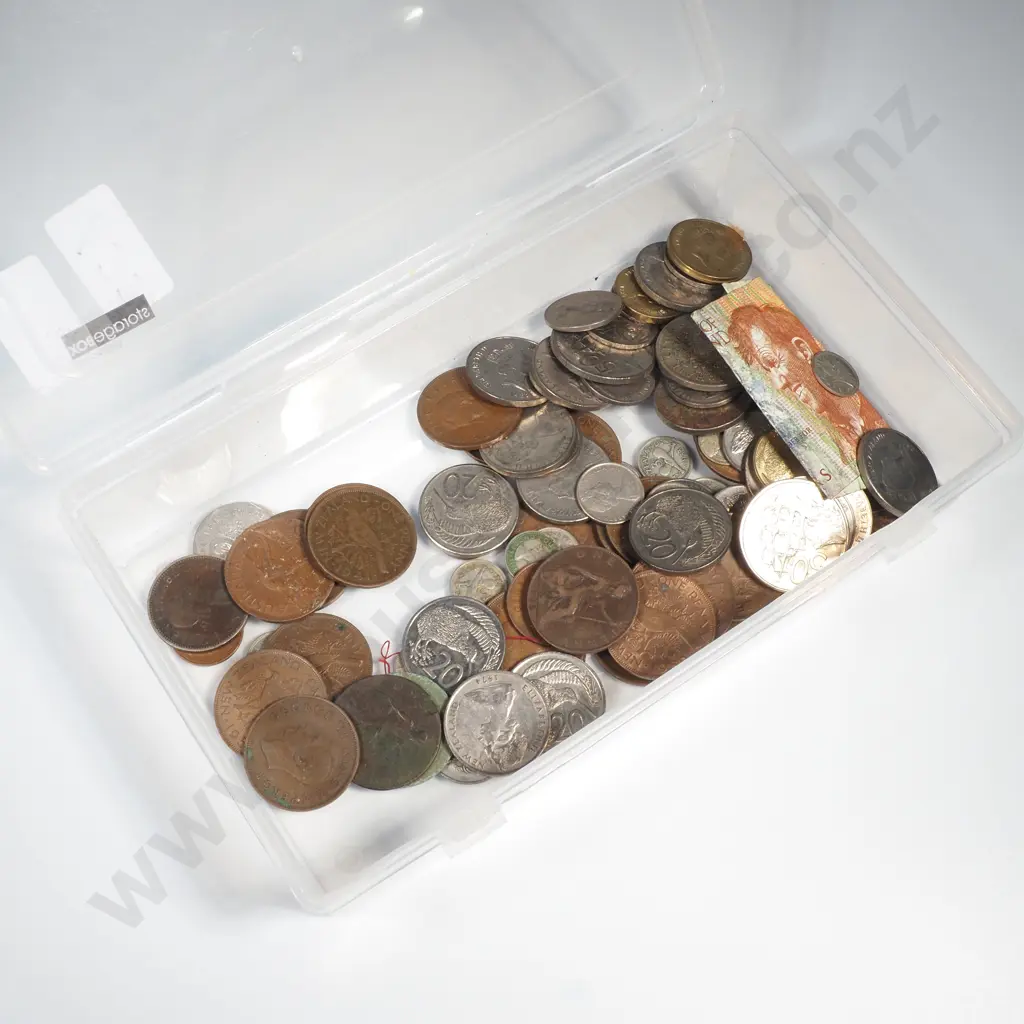 Assorted Lot of Mainly NZ Coinage Image 1++