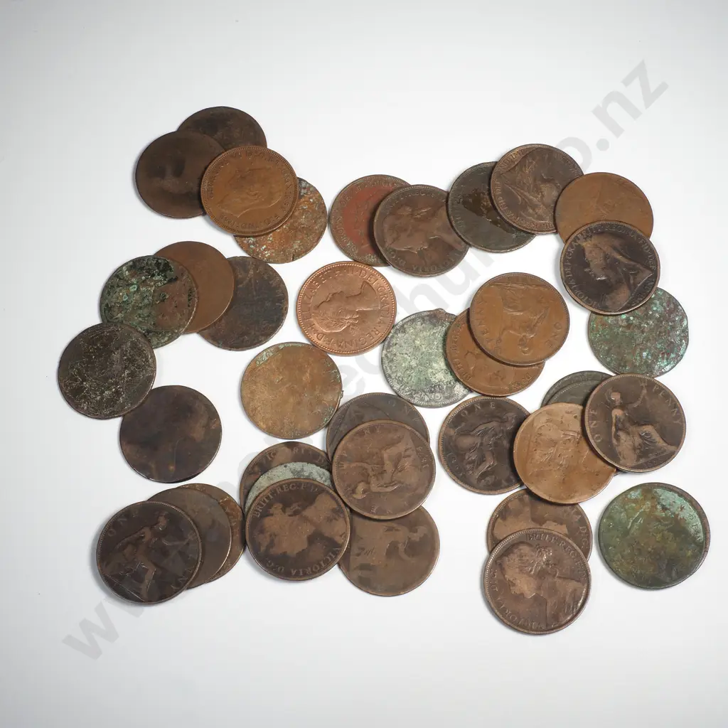 330 Grams of UK Pennies Image 1++