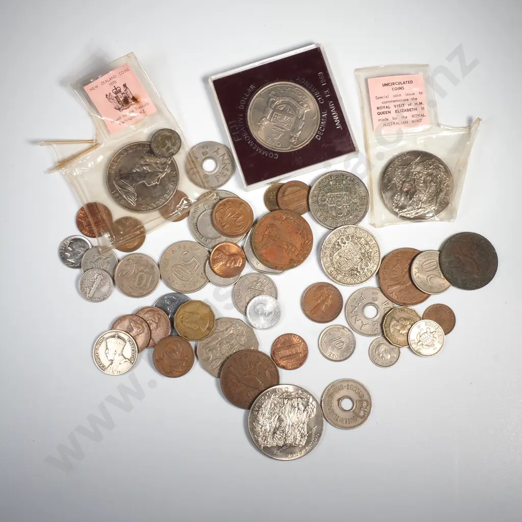 Assorted lot of Various coinage including some 50% silver coins Image 1++