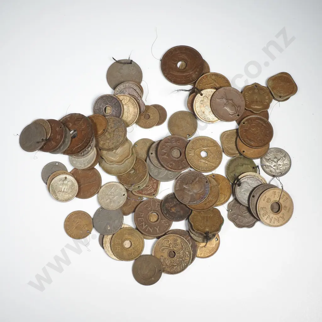 Assorted Lot of World Coinage Image 1++