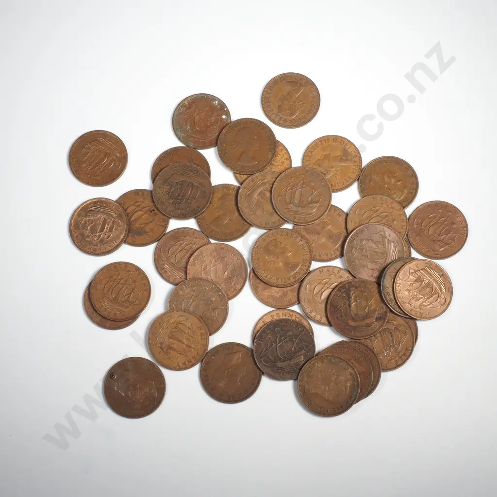 220 Grams of Australian Half Pennies Image 1++