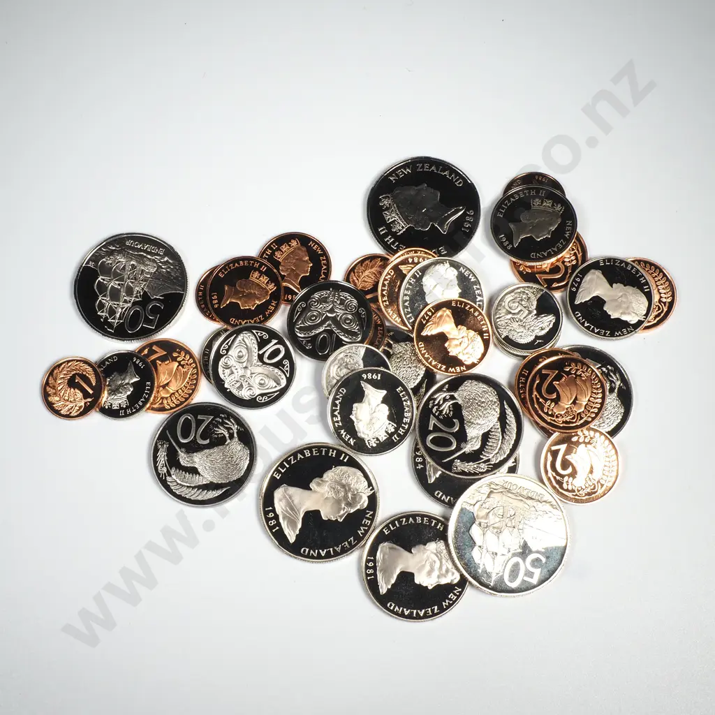 Assorted Lot of NZ Proof Decimal Coinage Image 1++